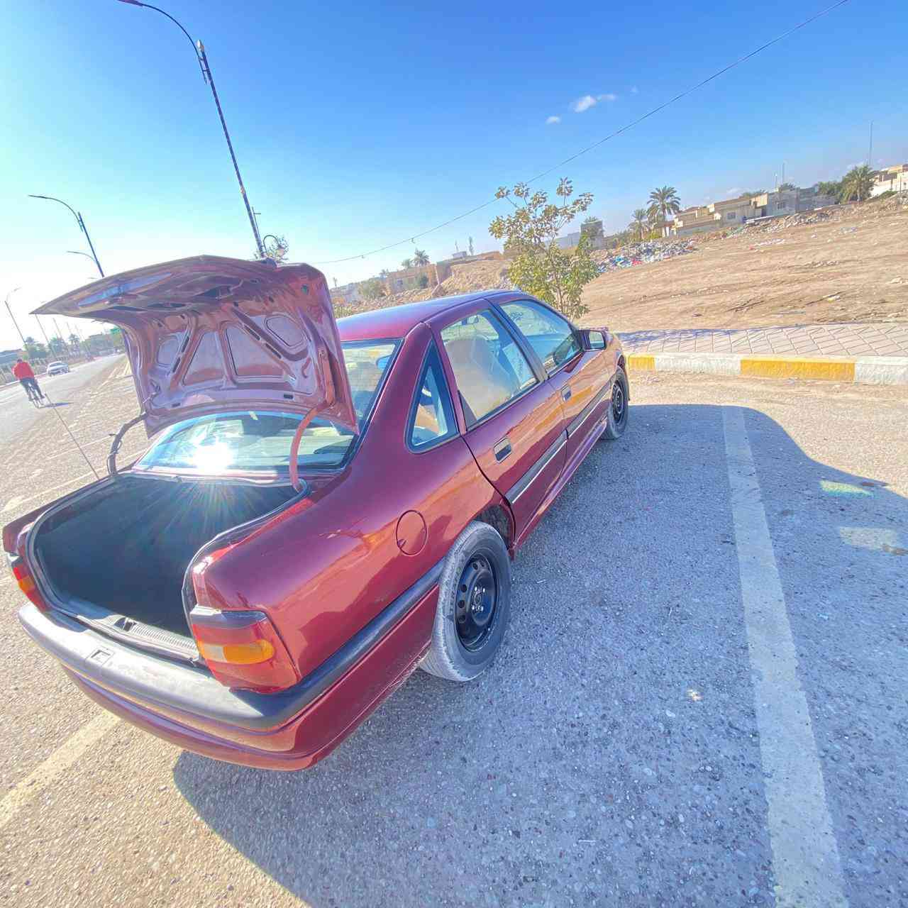 فكترا 16 دوش سياره صدرها جديد ما تسمع صوت بيها مكينا مجفته جديد كير كصه جديد شديته سنتر لك شغال ريمون شغال جام كهرباء . تايرات جديده  ما تصرف عليها. كلشي كلها شغاله ما بيها نقص بس مجرد مصبوغه صبغ جماليه سياره مالت جناي.السعر 48 وبيها مجال  وباقي تفاصيل خاص.او اتصال عل ***********
