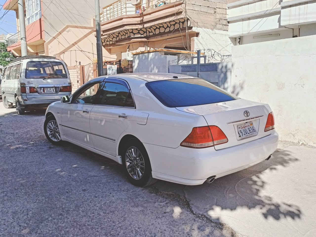 برايان سلام عليكم شاهينة موس موديل 2005 گيرو مةكينة بچوك ئالتونى بازار ناو زةرد بي دوكةل كؤد كراو  3 پارچة ئةوروپا 59 گةلاو مةجاليكى برايانة  لةكةلارم ئادمينى دل ***********
