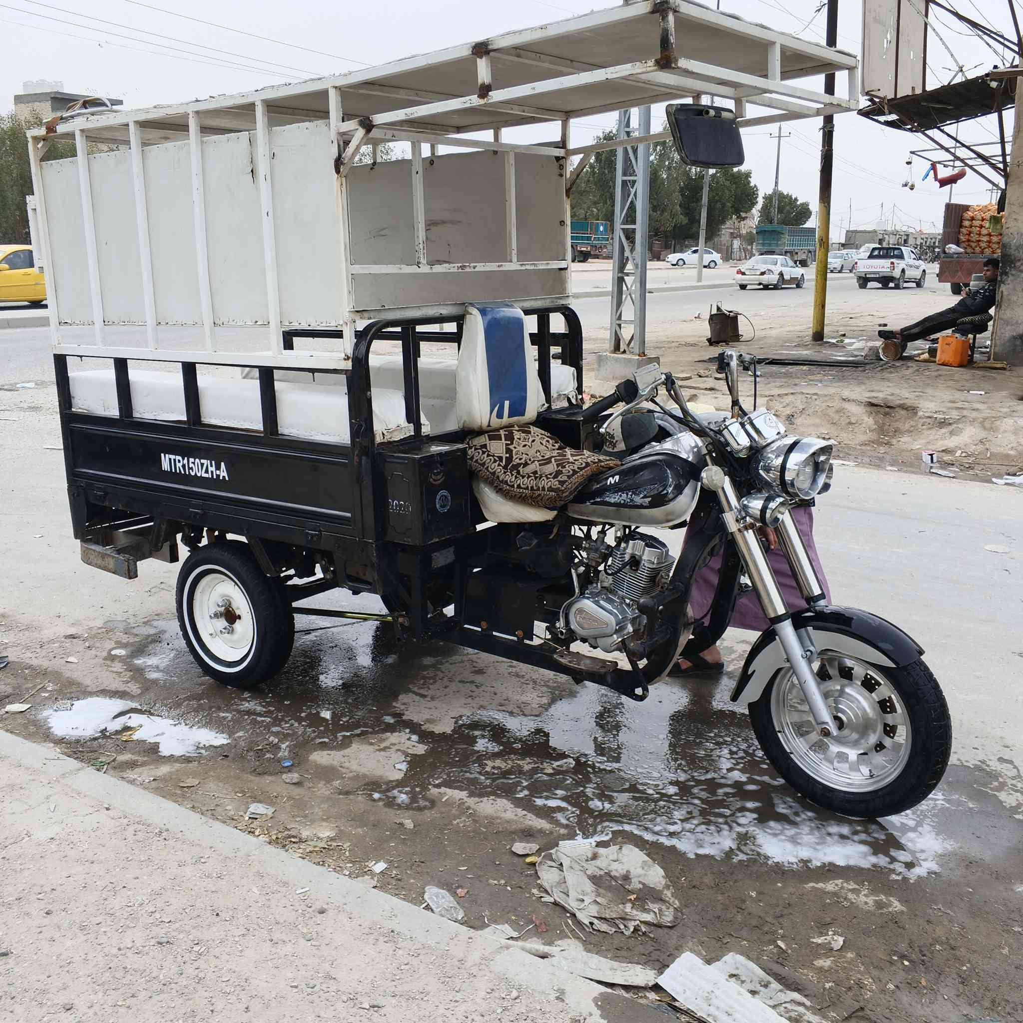 سلام عليكم ستوته للبيع مديل 2020 رقم بسمي رقم نكليزي ابيع كامله مكينه مفتوحه مره واحد  تخم تايرات جدد 3 وشاصي مكفول  سعر 2600 وبيها مجال تصال *********** خاص ما متواجد
