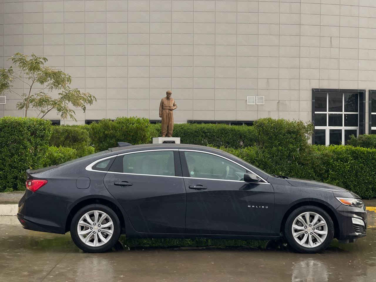 ‎ماليبو موديل ٢٠٢٣ مواصفات 
لوحة سنوية جديد ٢٠٣٠ 
بدون صبغ   بدون  بارد   بدون تبديل ارباكات ماطاك 
فقط  شبر  pdr  بالجاملغ امامي حتى الجاملغ مامفتوح و حتي دعاميات   بيلادي بدون صبغ   
محرك 1.5 توربو محرك گير ما مفتوح 
مواصفات 
رادار 
كشن كهرباء +تدفئة 
حساس امامي خلفي 
شاشة كاميرة 
گير اوتوماتيك 
اوتو ستوب 
بريك بصمة 
السيارة بدون نقص 
مكان السيارة كركوك  
سعر 133ومجال
*********** 
*********** كركوك, العراق
