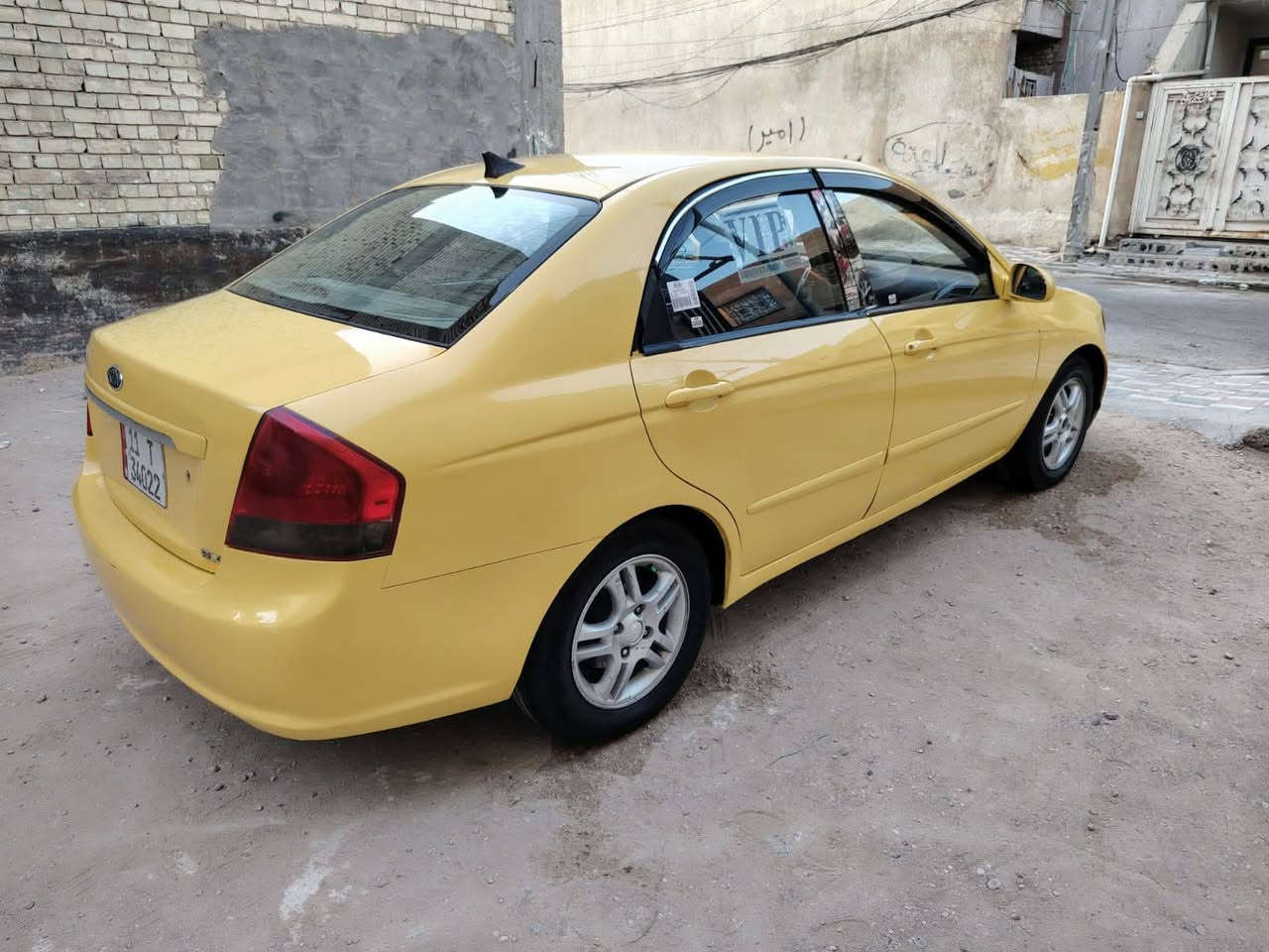 السلام عليكم كيا سبكتره موديل 2007 رقم بغداد انكليزي تحويل ثاني يوم وارد امريكي سياره حادثها جاملغ امامي مصفرة هيئة وغرامه مكينه 200دوش مكينه وكير وحداديه وتخم تاير وكهربائيات وتبريد مكفولات سياره كل نقص مابيها السعر 68 بيها مجال لشراي  شيء بسيط رقم الهاتف *********** مكان السياره كربلاء اخوان مكلف
