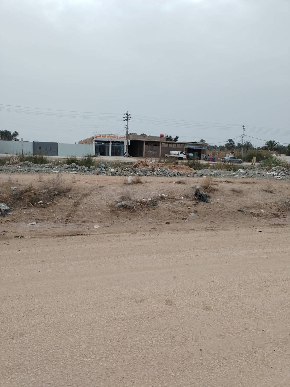 قطعه ارض زراعيه مساحه ٢٠٠متر تجاريه تصلح مخزن او محلات سند ٢٥ كافه الخدمات طريق الزوار طويريج الرشيده قرب مدرسه المواه الأهليه السعر ٧٠مليون مع مجال تفاصيل على الخاص مكتب حيدر للعقار ***********
