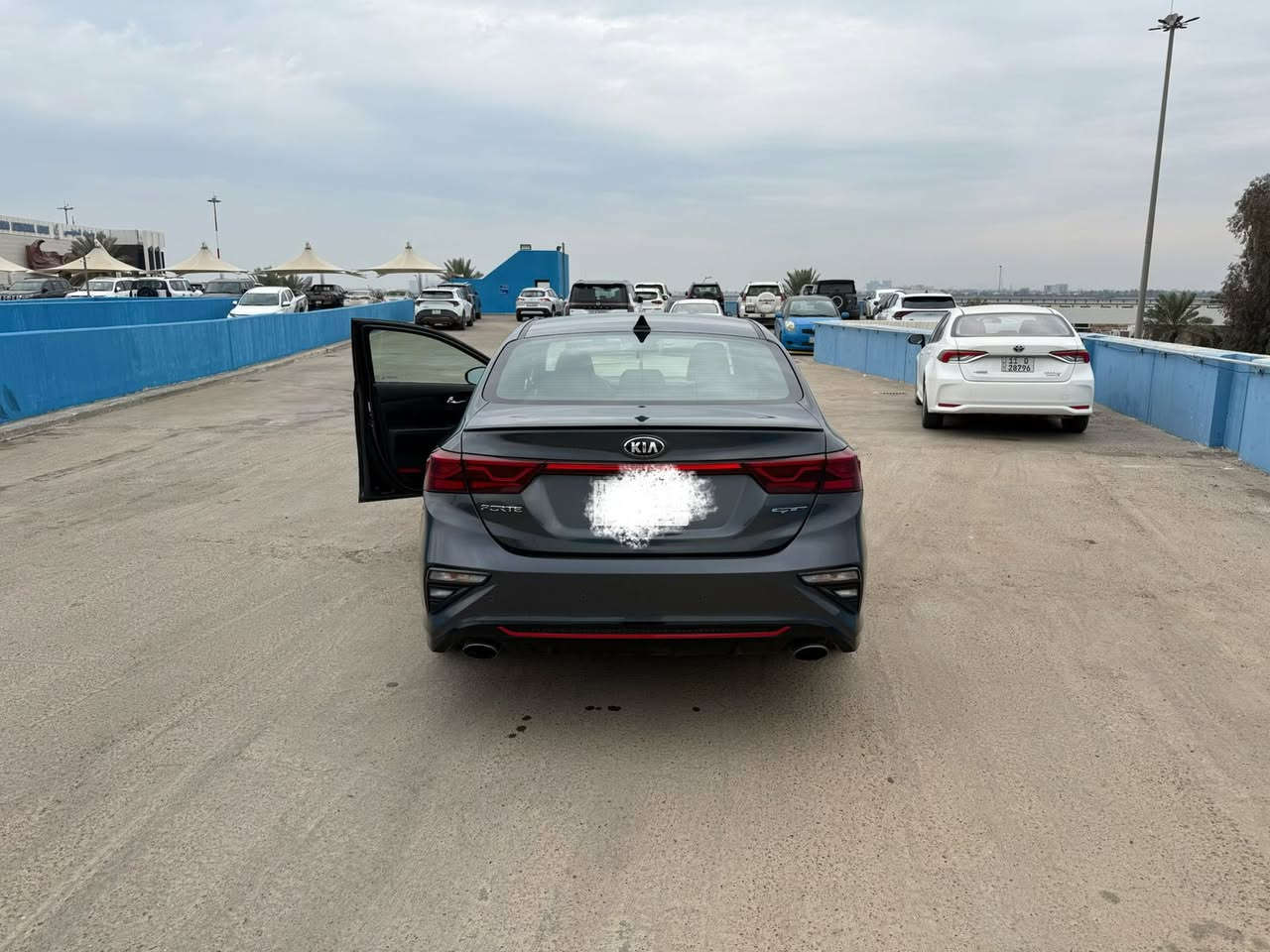 كيا فورتي GT موديل 2020 اخت الكلين 
السيارة بدون صبغ حتى الدعامايات 
فقط بارد شبر بالبنيد و شوية بالجاملغ 
باقي كفالة لغد شاصي دواخل كير مكينة حجر بيئة
ماشية 47 الف ميل 
فول مواصفات اعلى فئة 
سيارة جاهزة للأخير بعدها على وضع الشركة 
اني مدخلها على ايدي
رقم بغداد بأسمي 
السعر 129 ورقة و بيها مجال بسيط جداً
مكاني بغداد السيدية 
***********
