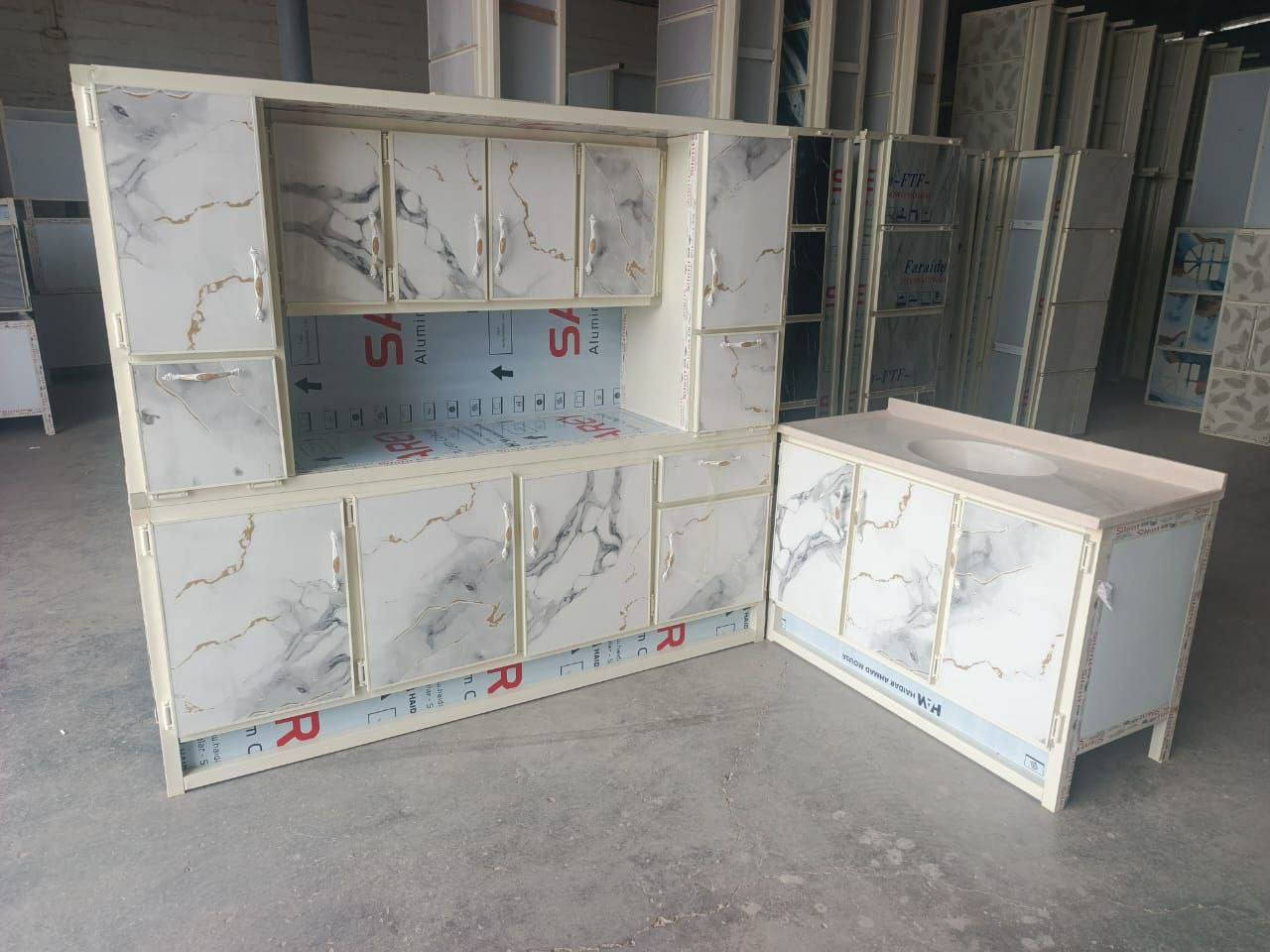 كاونتر مترين. أرضي. مترين. ملحق .  مع سنك مرمر متر و 20 سم. 

سقف الارضي ع طوله مقوى بالخشب. ☝️☝️☝️

السعر 350

توصيل مجاني   بغداد.

فلوجه  خالديه صقلاويه عامريه  كرمه. توصيل.  رمادي15

كربلاء نجف ديوانيه. بابل. توصيل 10

توصيل ديالى 
بعقوبة خالص 25
واسط  25
الموفقيه الحي شيخ سعد،50

بلد روز مقدادية  خانقين  شهربان ابو صيدة  35

صلاح الدين 
بلد // يثرب// اسحاقي//  سامرة  //تكريت 25

علم // 35.   بيجي 50
  
توصيل ناصريه ميسان سماوه بصره 35


**إذا كنت صاحب هذا الإعلان وتريد حذفه لأي سبب، رجاءا أرسل رسالة إلى الدعم الفني**