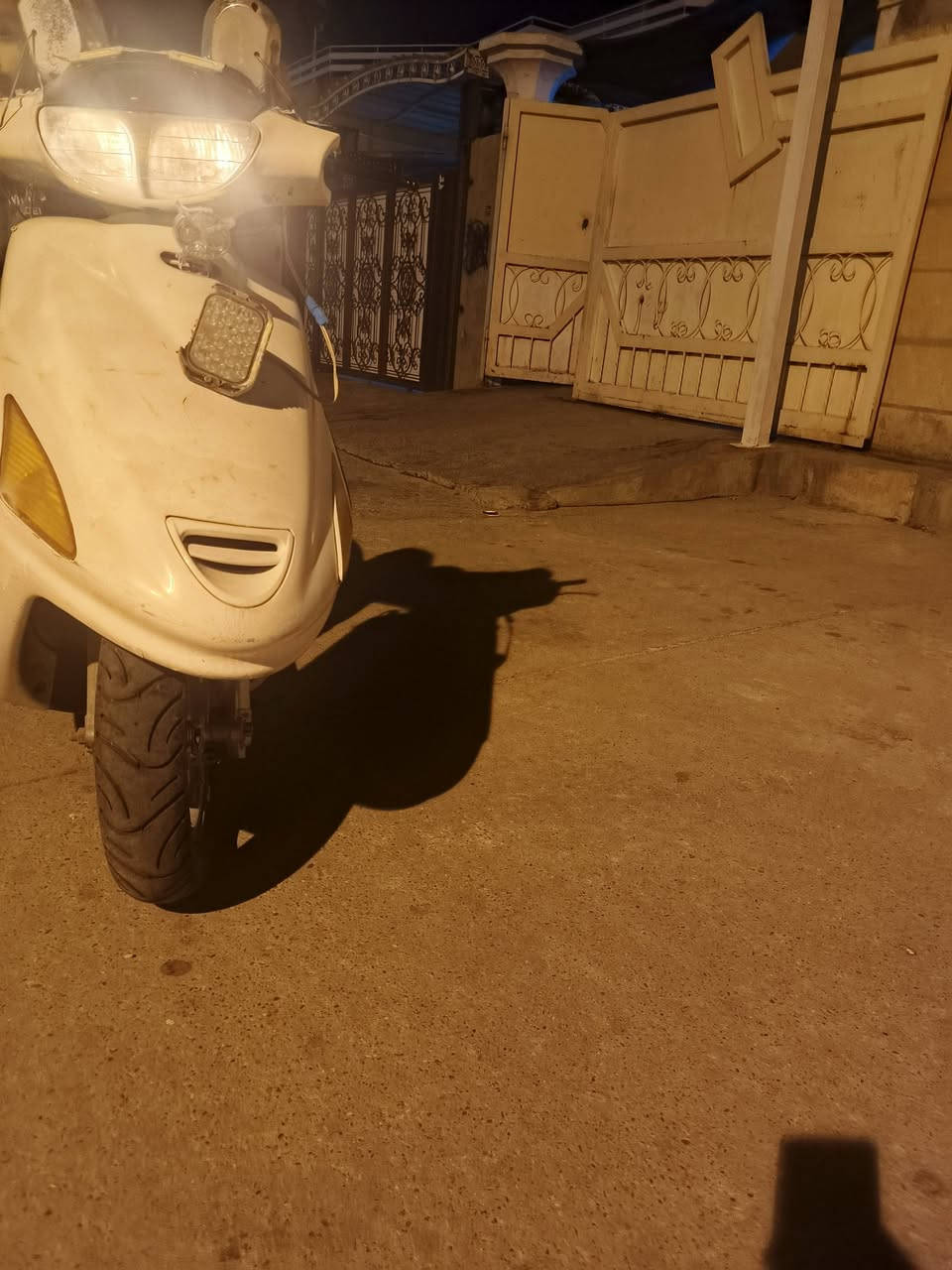 فراشه نثيه 140 للبيع أي عيب مابي كهربايات كامل شغال شرط سلف و هندر لايت زينون و لايت بومه كفرات نضيف محرك ممفتوح كابريتر بلادي كل عيب مابي صالنصا بلادي كفرات كامل بلادي موديل 2004 سعر 400 بي مجال رقم ***********
