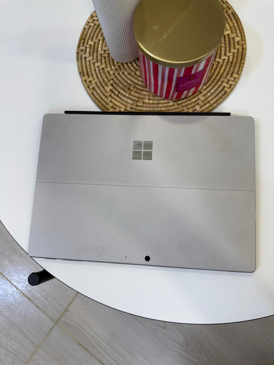 السلام عليكم
Microsoft surface pro 7 plus
I5 gen 11th
Ram 8 gb
128 gb
Win 11 pro original 
نظيف جدا وحالة البطارية ممتازة
ملحقات كفر اصلي + كيبورد وشاحنه اصليات
السعر المطلوب ٦٥٠ وبيه مجال ان شاء الله
مكاني بغداد 
***********
