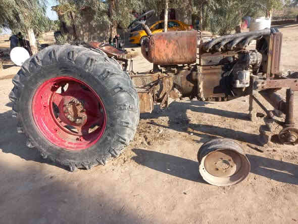 للبيع عنتر 80شغاله خير من الله نقص بس تايرات وويل فقط السعر ميلون 400وبيه مجال العنوان بابل جبله رقم الهاتف ***********
