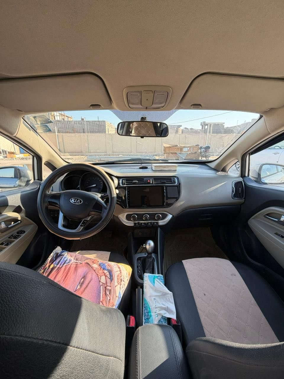 يالله كيا ريو خليجية موديل 2016 مكينة 1600 قطرتين
رقم بابل الجديد ومكانها بابل مركز 

تدفئة وتبريد شغال

كراسي وارضيات مغلفات

السياره شاشه وكامره تخم تاير جديد 

 مكينة 1600 مفتاح 2

السياره كفالة عامة ماعدا جوه قبق البانزين صبغ يعني نص جاملغ فقط 

سعرها 102 $

الاتصال على الرقم 

***********
