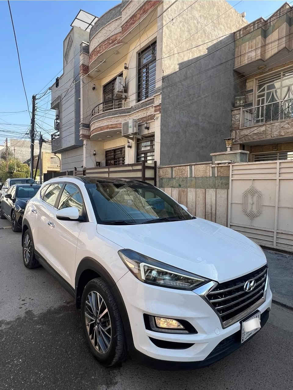 السلام عليكم 
توسان 2020 خليجي. الكاصد اصل 
سايد بريك رجل 
رقم بغداد تحويل مباشر 
محرك 2000 دوش 
بيه جاملغ امامي رش فقط ولباقي كفاله عامه 
اسياره فول للخير واحد علا واحد 
بصمه 
بنوراما 
كشنات 2 كهرباء 
5 عدسات زنون 
لد امامي خلفي 
حساس امامي خلفي 
3 انضمه قياده 
تحكم ستيرن جهتين 
تبريد قطعتين 
كامره دواره 
اشاره ترحيب 
اشاير بلمري ومري شفط 
اسبير مانازل 
وبعد المواصفات المعروفه 
السعر 195 وبيه مجال 
الاستفسار (***********)
