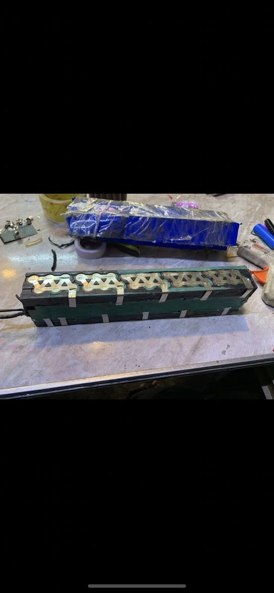 السلام عليكم
يتوفر صيانة جميع سكوترات ويوجد قطع غيار وشواحن وربلات وصيانة دراجات الشحن يوجد خدمة توصيل كافة المحافظات عنوان بغداد حي الحسين قرب حي جهاد للاستفسار :***********
