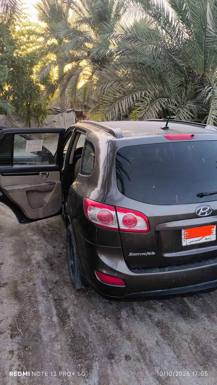 السلام عليكم للبيع سياره سنتافيه موديل 2012 وارد امريكي بيهه جاملغ المامي من جهت السايق بي كلير 4 سلندر حجم المحرك 2400 دوش 5 راكب  رقم واسط بسمي مشروع وطني تريد تحويل تريد وكاله مكينه كير خير من الله المكينه جديده صار 3 اشهر من شادهه تبريد ثلج  فتحت سقف تدفئه بلكشنات صدر امامي وخلفي جدد السعر 125  ورقة وبيهه مجال مكان السياره بابل مسيب رقم صاحب السياره ***********
