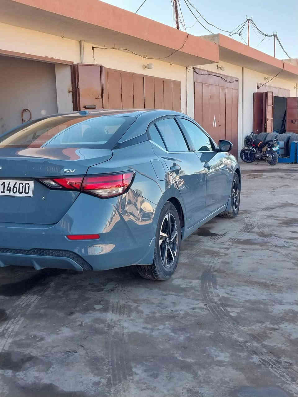 سلام عليكم
يوجد سياره سنترا موديل ٢٤ حادث باب خلفي فقط ايرباك شركة ' سعر السياره (  ١٦٠) ورقه، 
رقم الهاتف ***********
