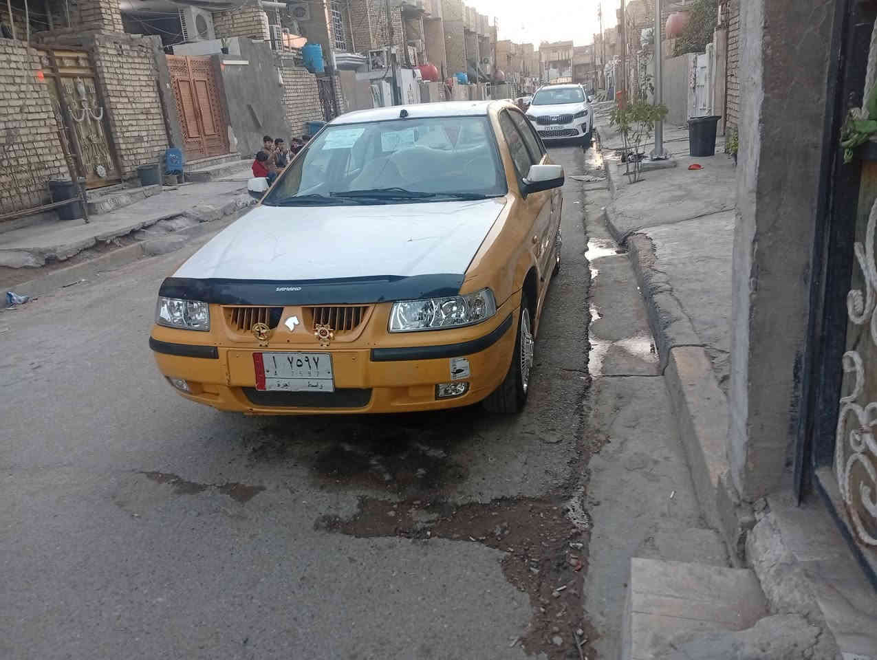 سلام عليكم سمند للبيع موديل 12كرستال رقم واصط مشروع وطني تحويل مباشر السياره كير محرك تبريد تخم تاير كهربائيات كله شغاله بيه صبغ جوملغ امامي وجوملغ خلفي بدون ضربه العنوان بغداد المدينه السعر 34كلشي مذكور بلمنشور موتكلي اشبيه مابيه رجائن ***********
