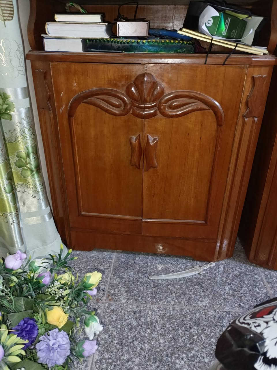 سلام عليكم غرفه نوم لبيع نضيفه جدا تزكام درجه اولى مكان بابل رقم ***********
