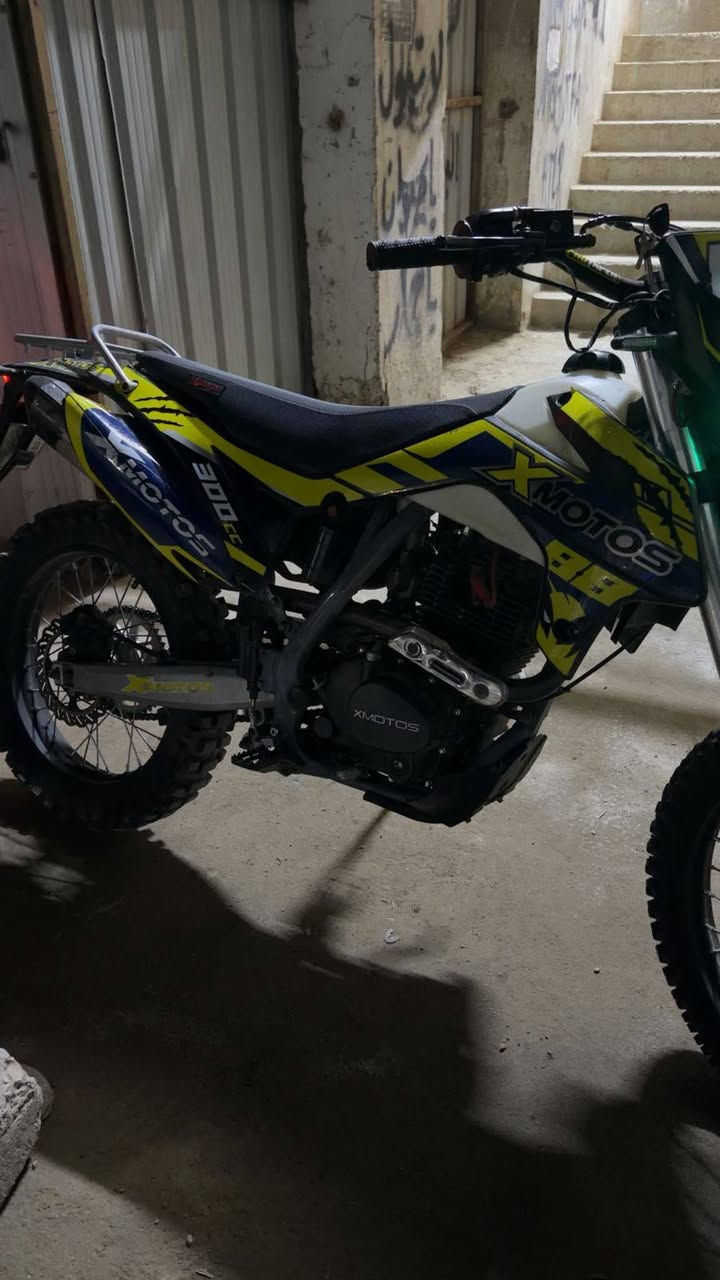 قفاز Xmotos 300cc ماشيه 3000 كيلو بيهة ستيرن رياضي صالنصه صوت رعيد شلعه ومعدل تاكل الكاع سعر 2100 مليونين و100 نقصهة بريك خلفي شراي خابر وتدلل رقم وسنويه انكليزي هزه جديده اربيل تحويل مباشر مكاني بياع تقاطع درويش رقمي ***********
