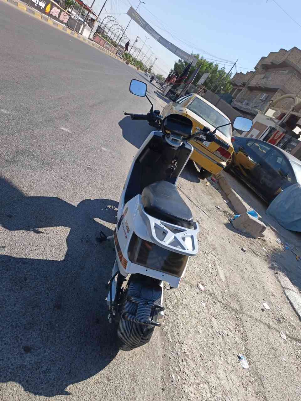 سلام عليكم عدي دراجه شحن لبيع نوع كاسحه دراجه حلوه بطرياته جدد 6باتري دراجه كلش حلوه حلوه مكاني بغداد بل مدينه لسعر 450وبيه مجال لطيبين رقم لهاتف ***********
