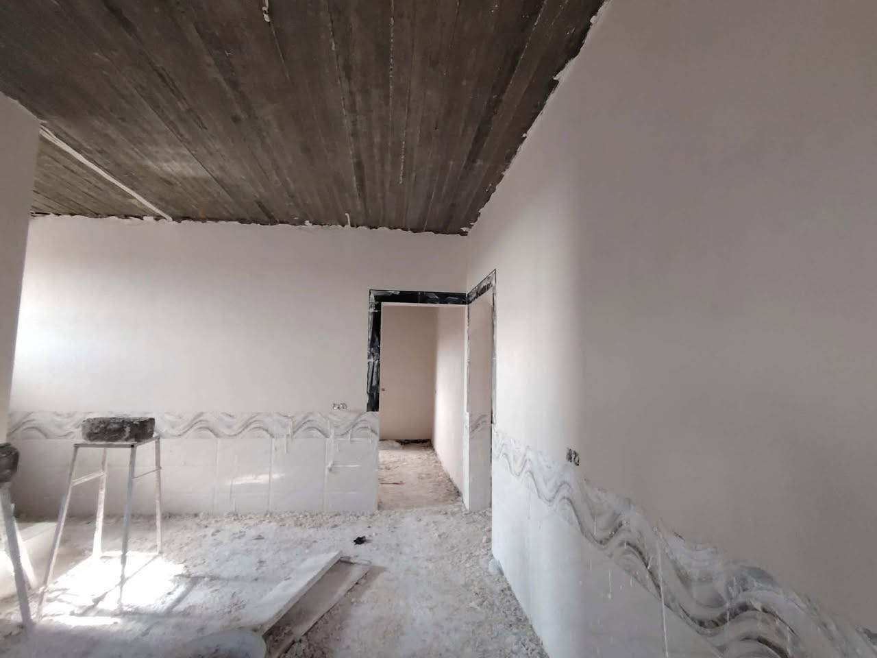 متواجد بسديره خابر وتدلل كادر لباخ جص من الموصل شغل عل مسطرة البيت يطول ٣إيام المبيت ابنفس البيت النشتغلو التزام بالموعد وأتقان بالعمل مواصفات العمل حسب الطلب تنعيم جام وصور كدام العين  ومن الله التوفيق للجميع☺️تحياتي للجميع🙂 لمكمل سراميك ايتصل🙋***********👌***********
