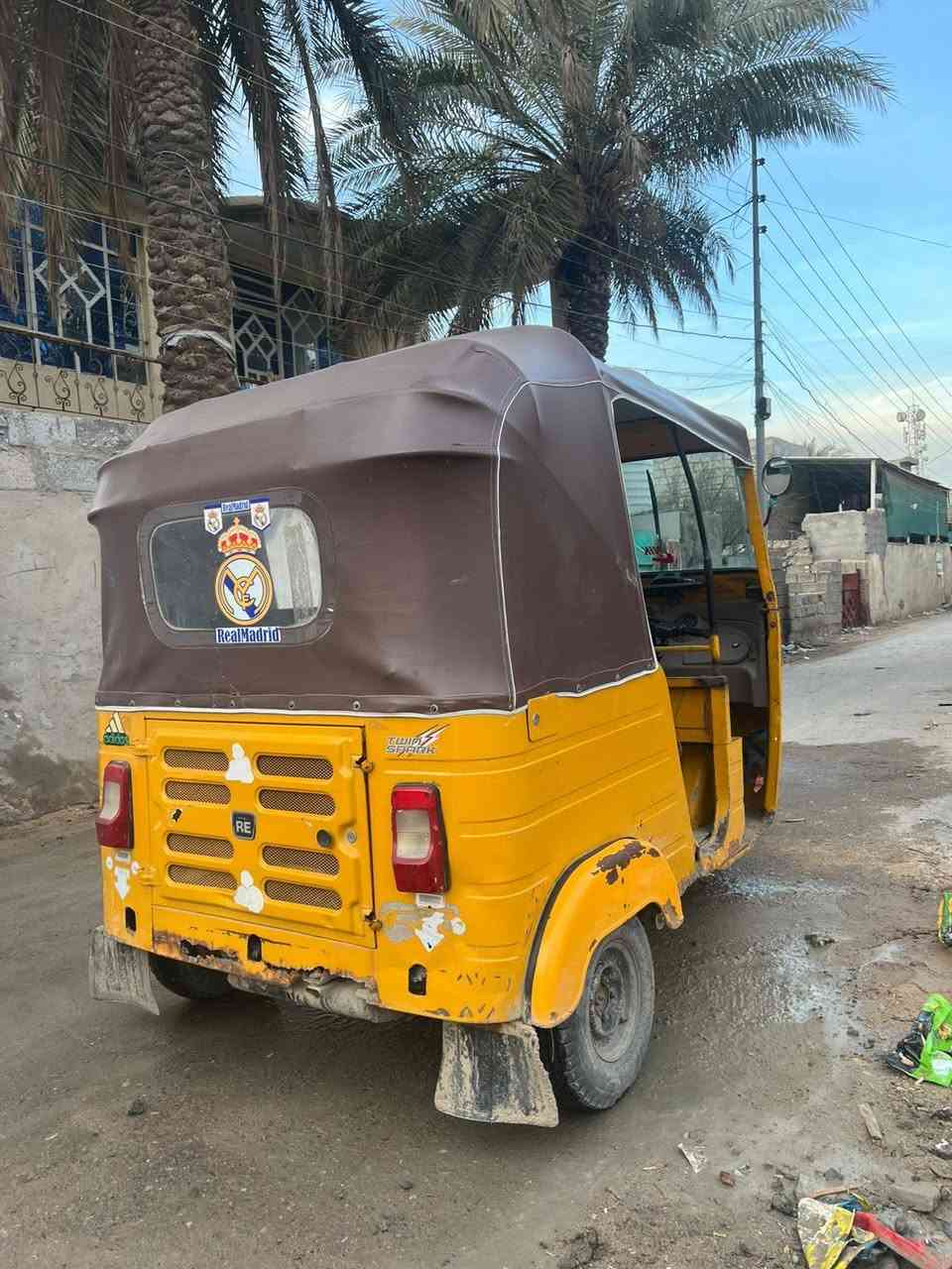 سلام عليكم تكتك للبيع موديل 19 اوراق كامله مكاني بغداد جسر ديالى ***********
