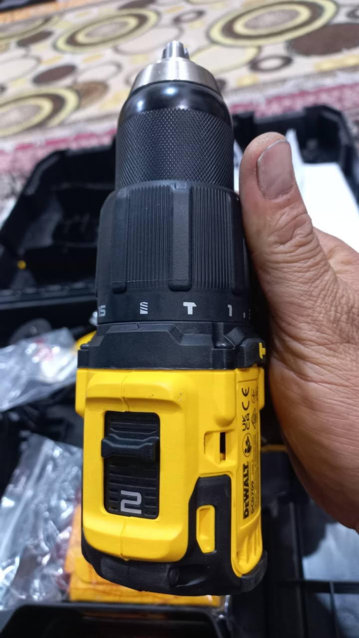 البيع جديد لوك كامل دبل بطارية مع شاحنه  مع جنطه   سعره  275 الف  رقم بي واتساب  ***********
