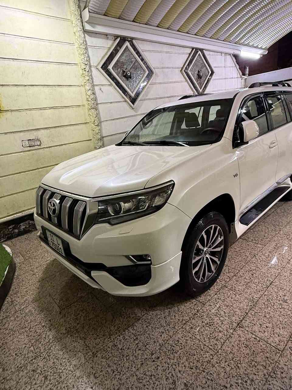 سلام عليكم
للبيع
برادو موديل 22 سبعينيه
ماشيه 105 حقيقي
مكفوله كفاله عامه من كل شي 
تخم تاير دنلوب
فول مواصفات 
العنوان كربلاء
مبايل
***********
السعر 440 
قابل للتفاوض
