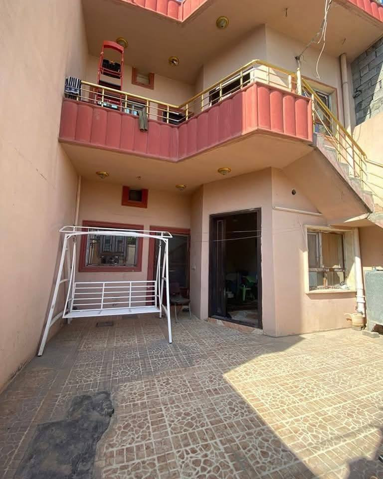 دار للبيع طابو ملك صرف بناء 2014 موقع مميز فول موصفات المساحه 140م الواجهة 7م
الموقع حي عدن قرب جامع تحسين سوراني
البيت طابقين منعزل
(الوراد الشهري 550الف
يحتوي الطابق الأول على كراج +استقبال +مطبخ+غرفتين نوم +هول +صحيات+
طابق الثاني يحتوي على هول +مطبخ +غرفتين نوم +صحيات الاتصال على الرقم ***********
