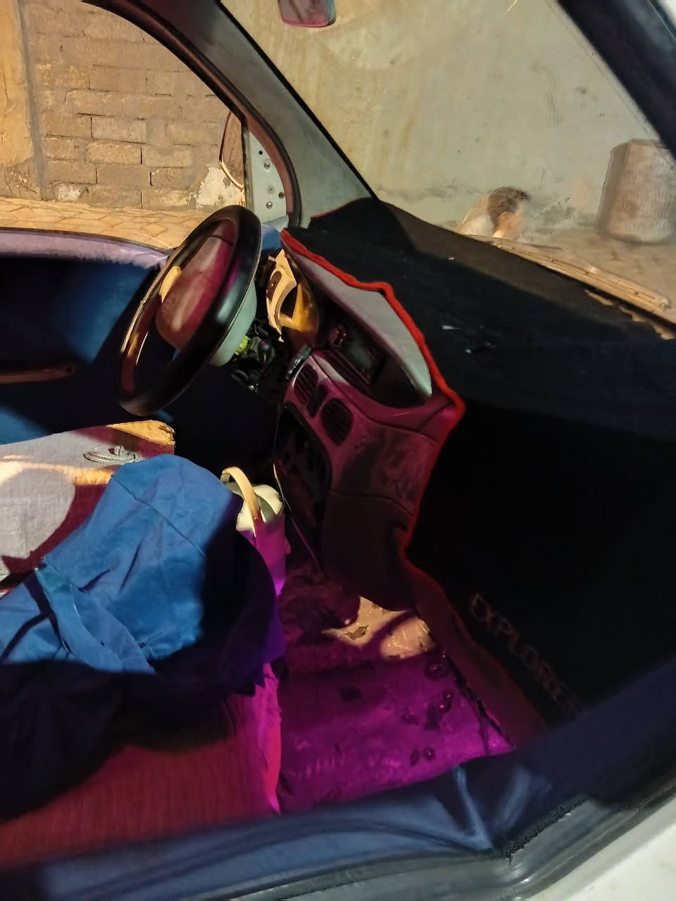 السلام عليكم عندي هاي هافي موديل ٢٠٠٧ من خذتها هيه معمره شاصي    كهربايت   شغاله  بس لايت  محروك سياره تايرات جديد دبلات صدر حداديه كامله باتري جديد سلف جديد كير جديد بس عندي محرك كايم تنقيص السعر  ٢٤  بيها مجال الشراي  مكان تكريت القادسيه***********
