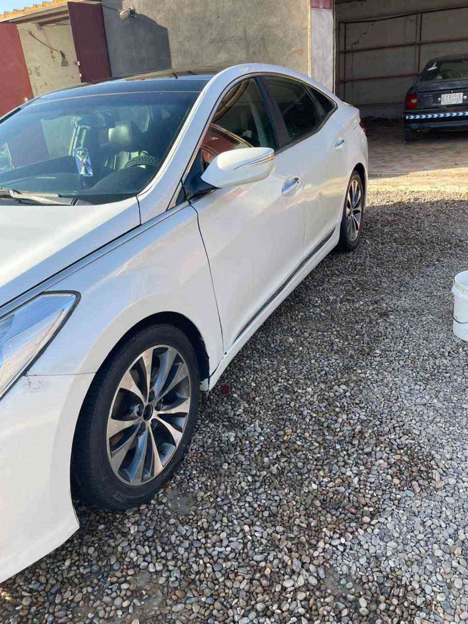 سوناتا ازيره  موديل 2012  خليجي رقم بغداد بسمي فول موصفات واحد ع واحد بنوراما كشنات كهربائي برده خلفيه ابلاد شاشه جبيره تحكم استيرن جيهتين بصمه اصل بصمه أبواب مري شفط موصفات فول محرك مامفتوح ع شركه 6سلندر تبريد ثلج حداديه جديده تخم تاير برغي ماعيزه سونار موجود بلمنشور كدامك لعنوان حله جسر كيش 

***********
