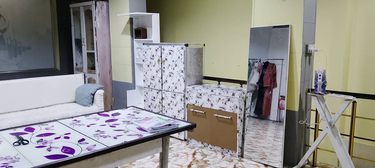 ✨ إعلان بيع مشغل خياطة نسائي ✨
للبيع مشغل خياطة نسائي متكامل وجاهز للعمل 
يتميز بمكان مميز  ، ومجهز بجميع المستلزمات اللازمة
تفاصيل المشغل:
الموقع: (حي العباس الفرع الثاني )
المساحة: (قاعة 50 متر يوجد فيها صحيات خاصة بها
💼 فرصة استثمارية ممتازة لمن ترغب ببدء مشروعها الخاص دون عناء التأسيس من الصفر.
📞 للتواصل والاستفسار:
(رقم الهاتف ***********واتساب)
