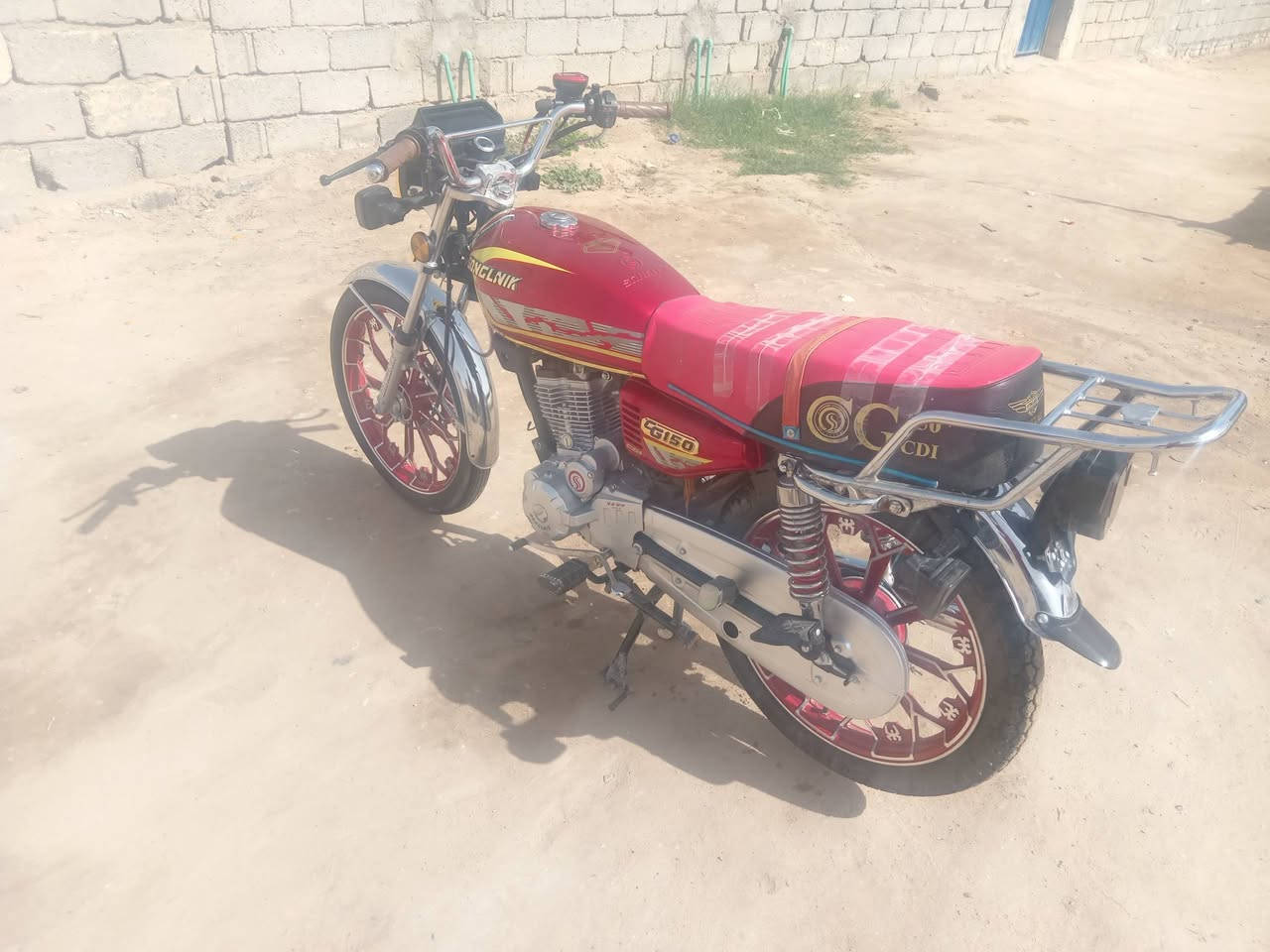 دراجة موديل ٢٥ فول المكان طريق نجف كربلاء عمود ٣٠١ الشراي بيخر اويدلل السعر ٧٢٥ ابيها مجال هاذا رقمي ***********
