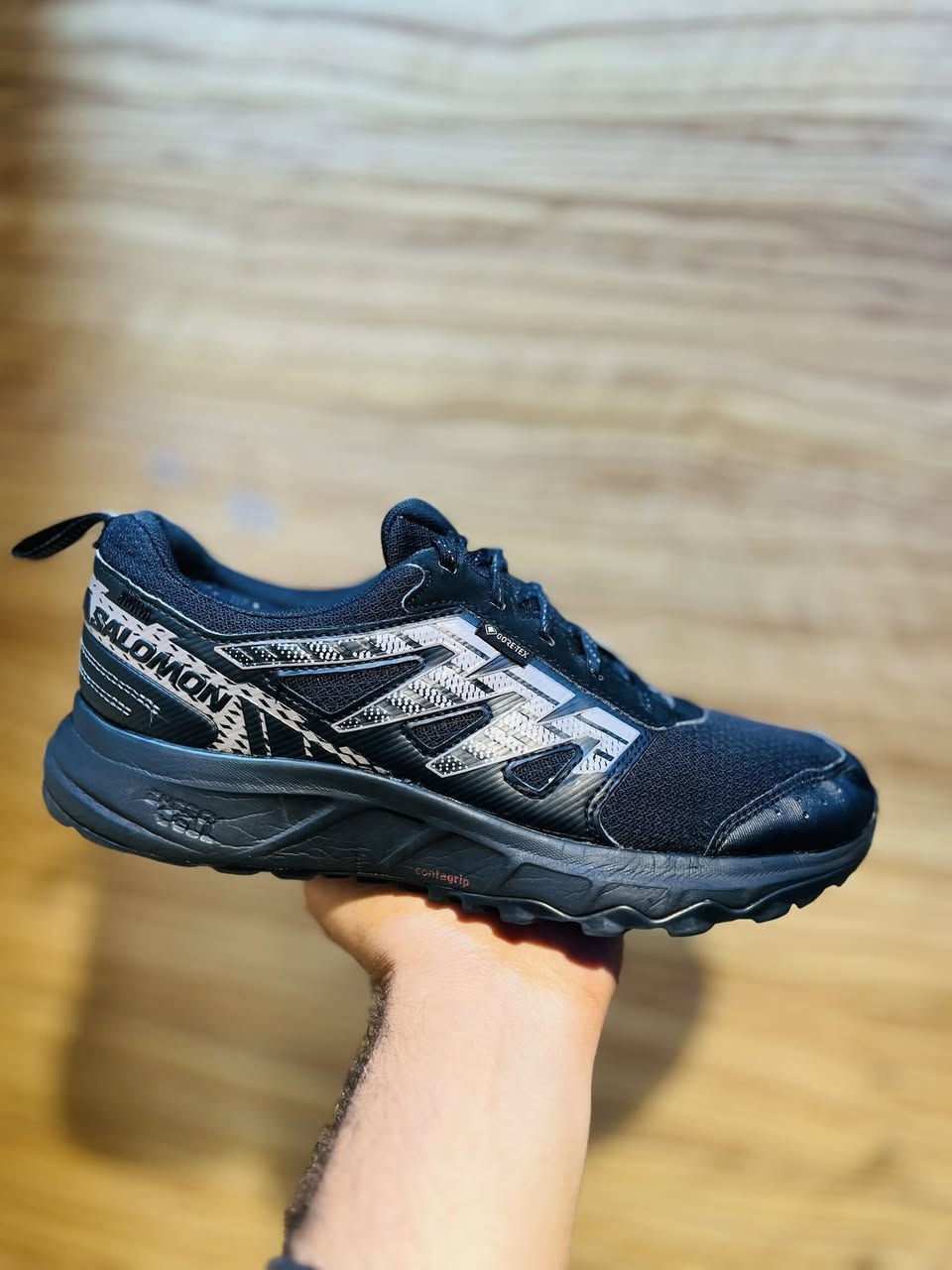 سلمون باله امريكي اصلي 
اصدار حديث
طبي فول راحه 
كورتيكس مقاوم للماء 
قياس40.5
طول القدم 25.5
النظافه 100.100
توصيل جميع المحافظات 
للحجز والاستفسار واتساب 
***********
