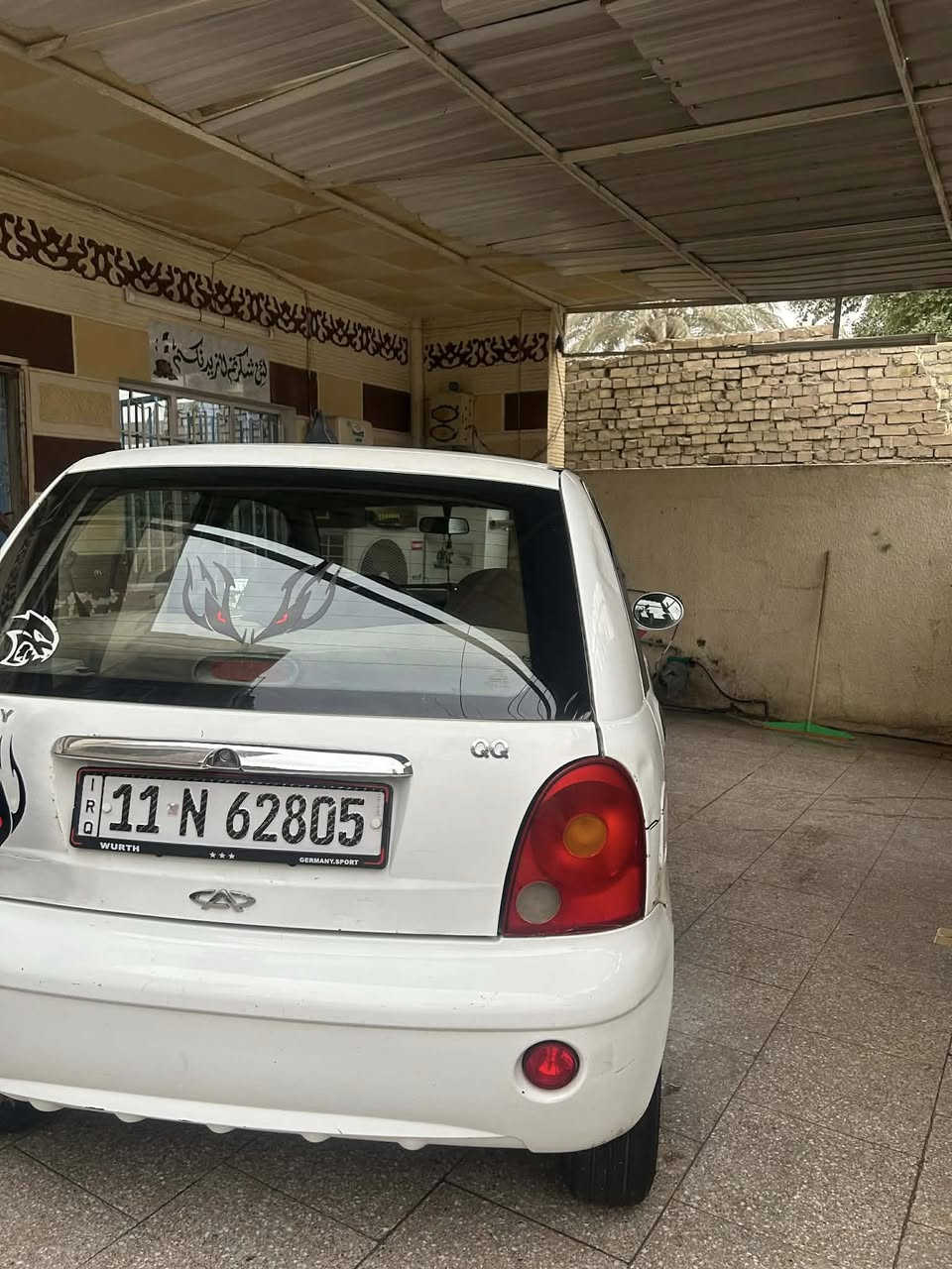 السلام عليكم للبيع كيو كيو مديل ٢٠١٢ رقم بغداد دولي باسمي  السيارة كير عادي اصل مكينة كير مكفولات كلج جديد تخم تاير جديد ويل كب جديد وبيها دمام صوت  ماشية ٨٥ 
مكان السيارة بغداد المشتل  السعر ٢٨ بيها مجال بسيط ***********
