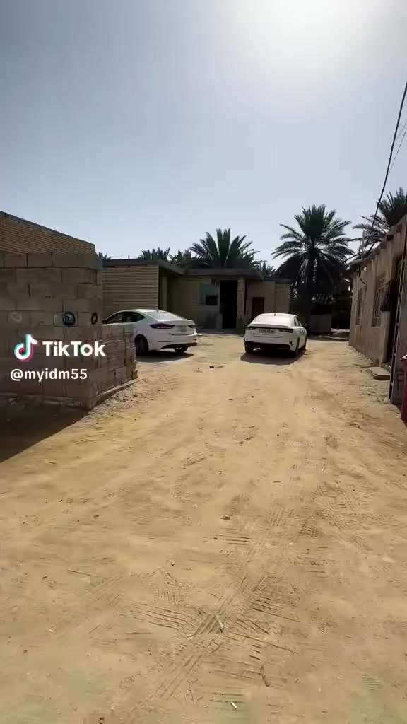 السلام عليكم أرض بمساحة 1600متر عنوانها كربلاء الحر الصغير شارع البزل تبعد عن الإمام 5 كيلو باقي التفاصيل بالفيديو والسعر عنده الاتصال 
***********
***********
