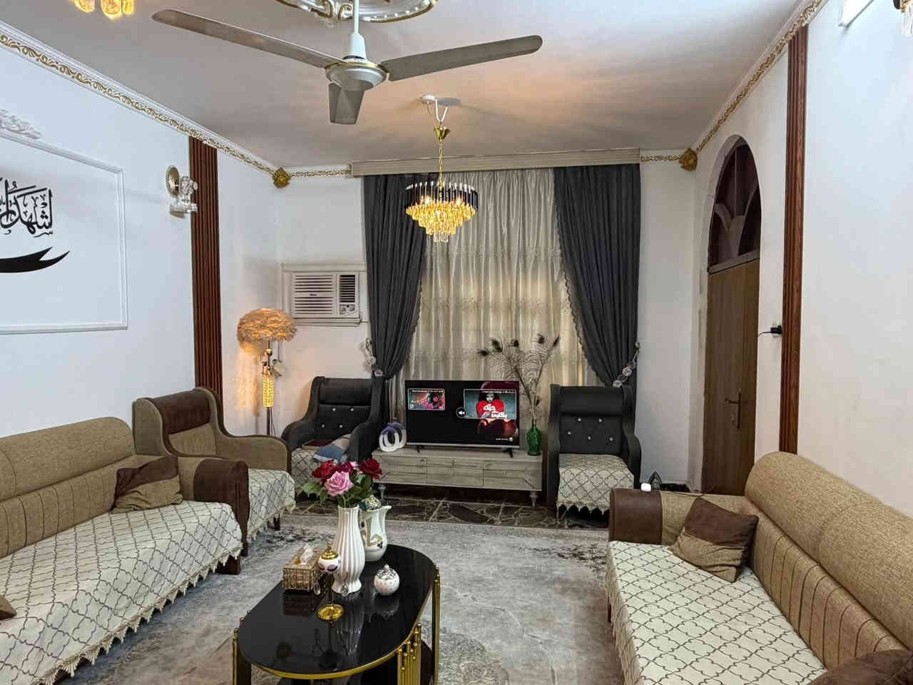 🏠 / دار للبيع مساحه ١٥٠ م طابو زراعي سند 

               واجهه ١٠ م / نزال ١٥ م 

🧱 بناء نظيف بحاله جيده 

الطابق الاول / مطبخ . أستقبال . هول . غرفه . مجمع صحيات . كراج 

الطابق الثاني / غرفتين . بيتونه . مجمع صحيات 

🌍 الموقع / بستان الحلو خلف المنزل 

للأستفسار أكثر مراجعة مكتب 
#عقارات_أراضي_بابل_الخضراء للمقاولات العامه والتصاميم الهندسية 
شارع ٦٠ .. عمود ٣٠٠ .. مقابل أستدارة علي بقلي 
الشيخ حازم 
وسام محمد 
أبو حيدر / ***********
