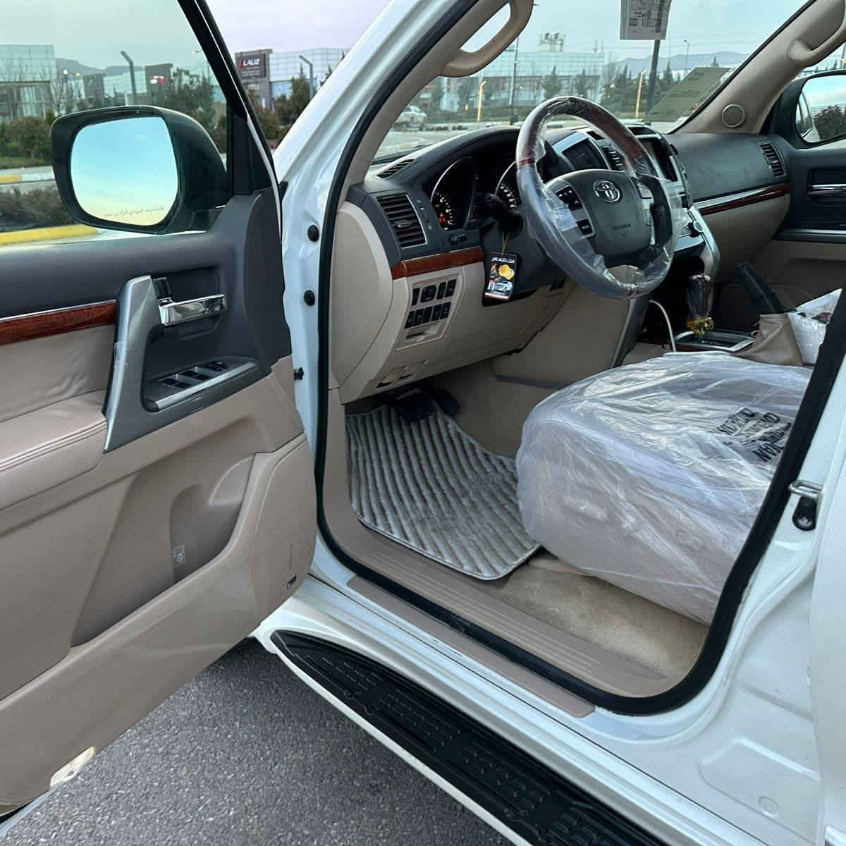 تۆیۆتا لاندکڕۆز 2013 مواسه فات VXR/V8 
هه شت بستؤن 5.7
سه ياره كه زؤرلوكه ١٦٠ هه زار حه قيقي رؤشتوه 
يه ك پارچه ي بؤياخه بي ده عم 
سه نوي تا٢٠٣٠ تازه يه به ناوخومانه وه يه
هیچ مەسرەفێکی تێدانیە 
نموونە لە جوانی و پاکی 

سـعـر : لە کۆمێنت داوابکە ڕاستەوخۆ بۆت دێت 📥 

گيرومه كينه ي به شه رت نه كراوه ته وه 
هیچ کێشەیەکی تێدا نییە 

ژمارەی خاوەنەکەی 
***********
