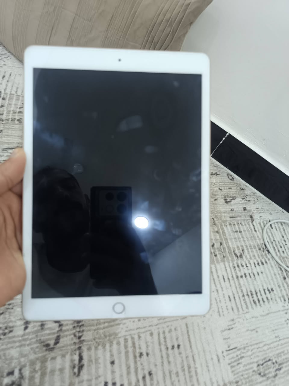 ايباد 8اخو الجديد ذاكرة 128مابي ولاخدش ولاداخل تصليح ولامفتوح مال بيت وياه كارتون مالتة 
سعر 350وبي مجال حك الجية 
بصرة التنومة
***********
