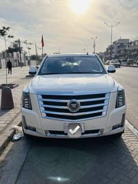 كاديلاك للبيع موديل 15 سيارة جديدة على وضع الشركه  السونار هاذه مالتها...