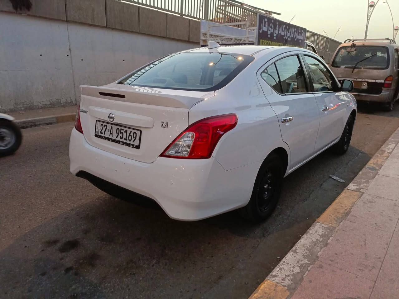 السلام عليكم
نيسان صني هندي موديل 2024

ماشيه 40الف  مكفوله من الضربه والصبغ

رقم معوقين  وكاله عامه

سياره ما متعوبه 

العنوان ذي قار مركز سعر ١٢٥ 

رقم الهاتف ***********
