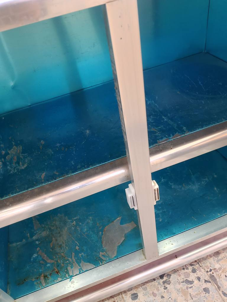 سلام عليكم كاونتر مستعمل نضيف جداً قياس مترين+سنكي متر نص السعر 200وبي مجال كربلاء  حي العسكري العابد مقابل مستوصف ***********او*********** كربلاء, العراق
