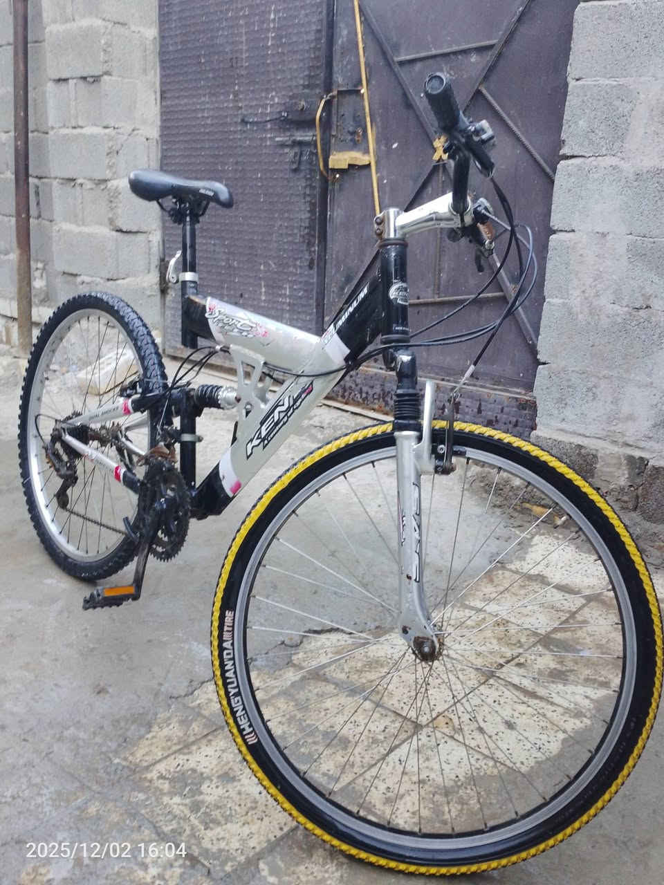 سلام عليكم خوان بايسكل للبيع محتاج وريد ابيعه ما صالي هواي من اخذته السعر 75وبي مجال اخذته استخدمته قليل وتركته وهسه البايسكل متروك نضيف كلش


**إذا كنت صاحب هذا الإعلان وتريد حذفه لأي سبب، رجاءا أرسل رسالة إلى الدعم الفني**