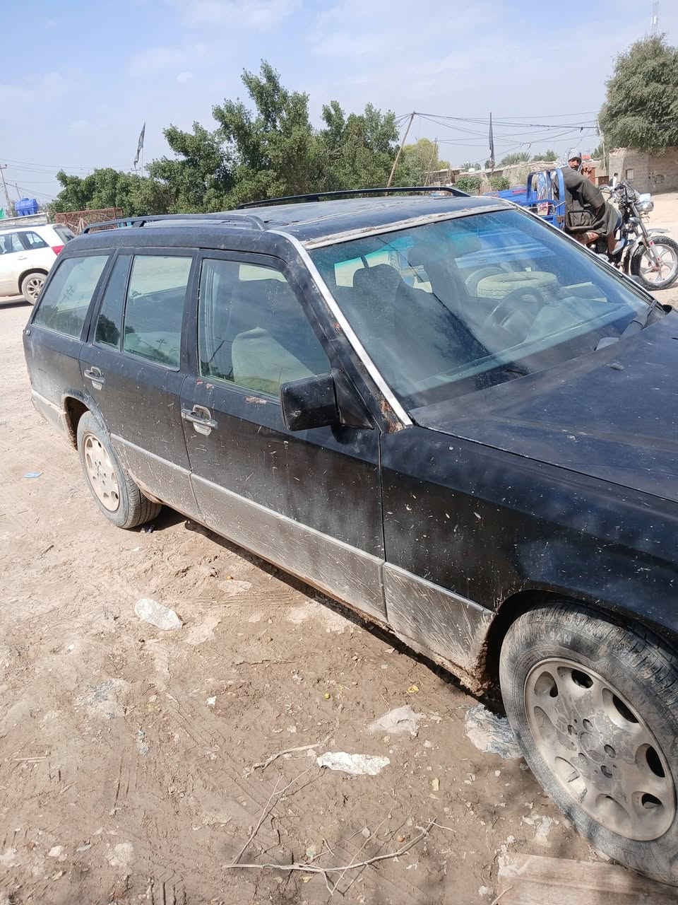 مارسدس استيشن 91
رقم بصره بسمنا جديد  مكاني بديوانيه حداديه جديده تخم تاير باتري جديد مكينه اترايها لبصره كهربائياتها كلها شغاله كير بيه خلل *********** سعرها ٢٧ $
