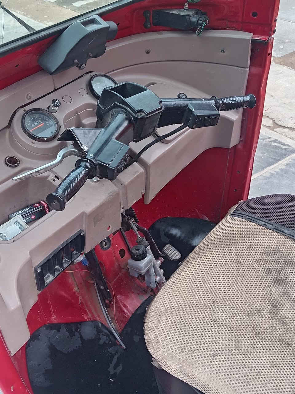 تكتك باجاج البيع أوراق اصولي مكينه كفاله تايرات جداد مديل 17 
الرقم *********** السعر ٣/. ونص
