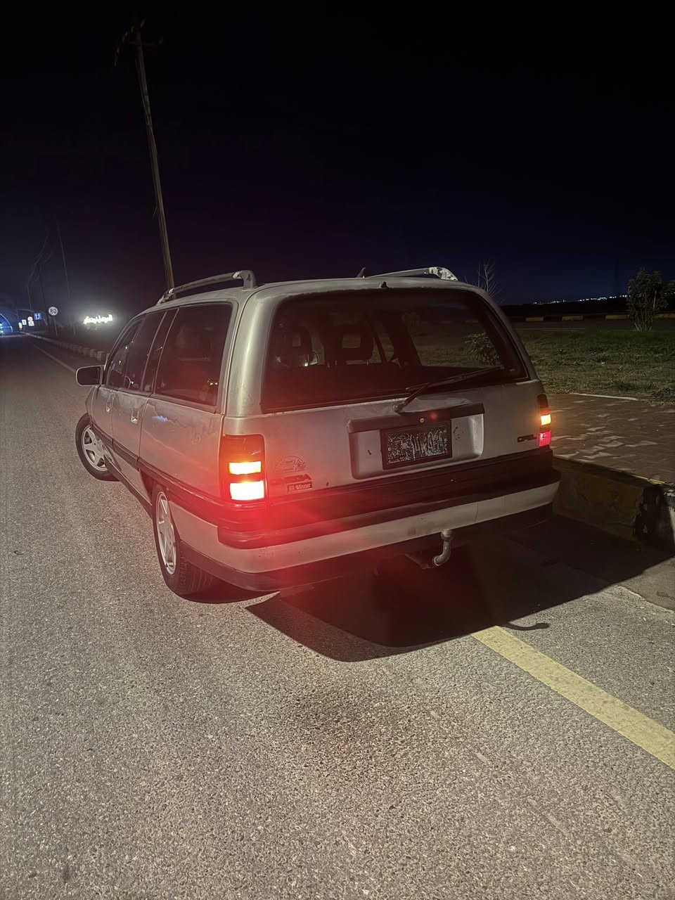 اوبل اوميكا  موديل 94 فول جامات  اربعه كهرب كير ومحرك بشرط حجم المحرك 30 كير اوتو كابون بانزين شرط التحويل والوكاله كهربائية كلها شغاله سعر السياره 22 ورقه وبيه مجال قليل  
***********
