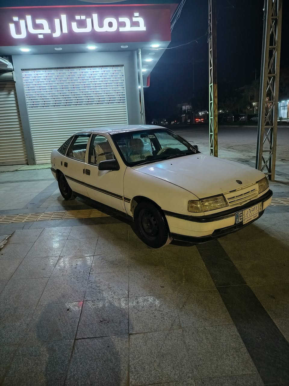 السلام عليكم اوبل فكتره موديل 89 حجم 16 مشروع وطني لحد 29 كير محرك بل شرط صدر جديد تايرات جديد السعر 35 وبيه مجال بصيط *********** مكان السياره كركوك
