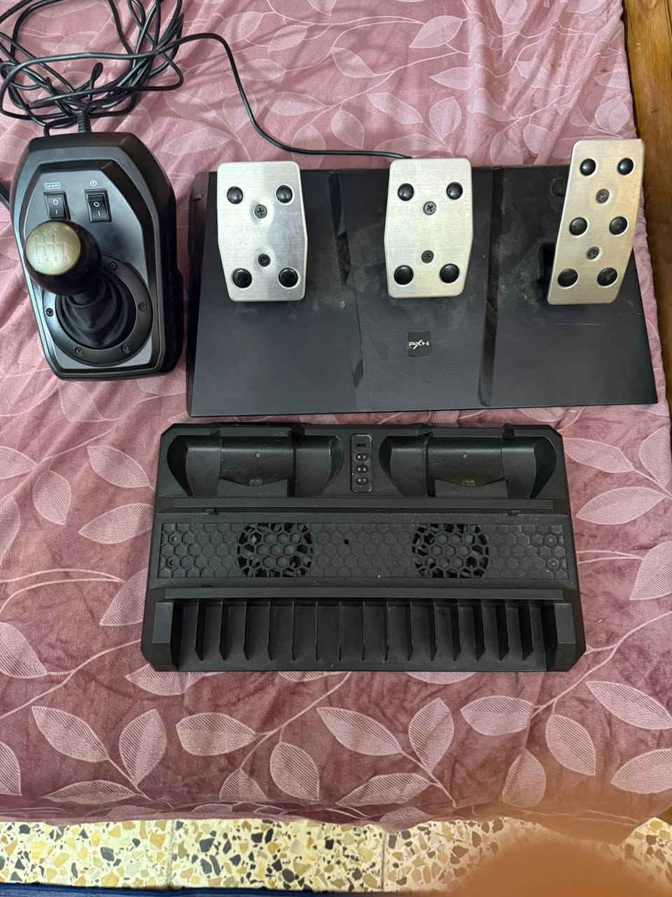 السلام عليكم بلي ٤ سلم عدد ٢ نضافة ٩٥ بل ١٠٠ بلي جديد ونضيف كامل ملحقات سعر البلي ٢٢٥ / *********** مكاني بغداد السيديه
