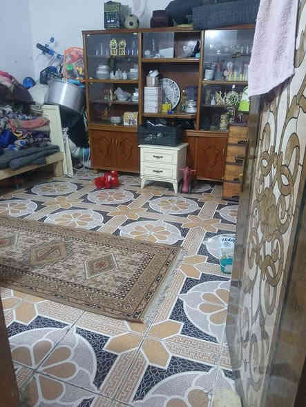 السلام عليكم بيت للبيع في السماوه قرية سيد جبار يتكون من غرفتين وصاله ومطبخ وبراني وحمام داخلي وخارجي مساحته ١٤٠ بسعر ٣٠ وبي مجال الاتصال على الرقم ***********
