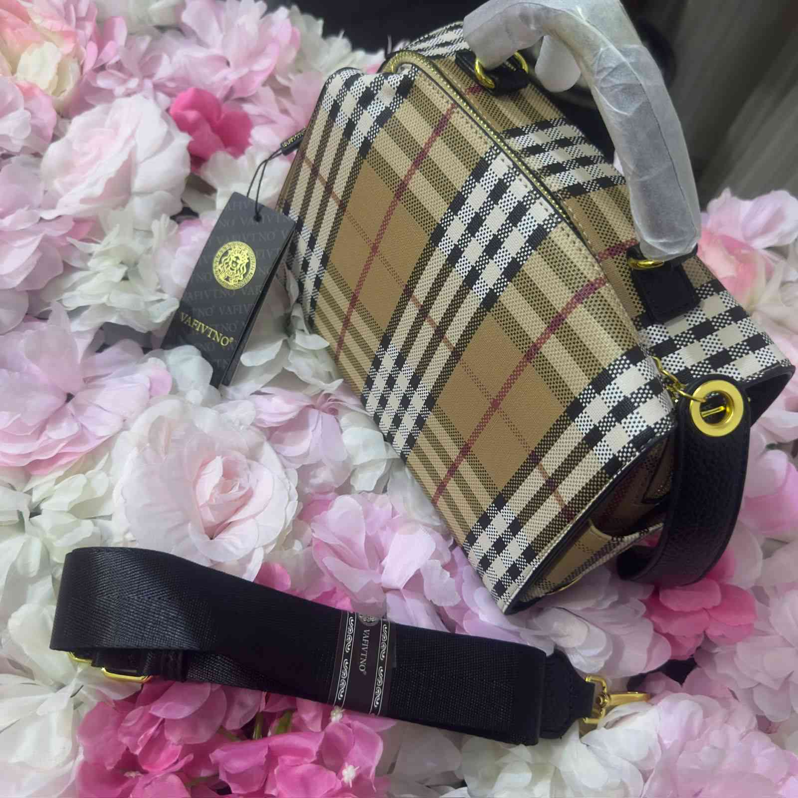 اسعار موجود داخل كل صورة
لتحب شوف الفيديوهات القطع موجودة 
بصفحتي


**إذا كنت صاحب هذا الإعلان وتريد حذفه لأي سبب، رجاءا أرسل رسالة إلى الدعم الفني**