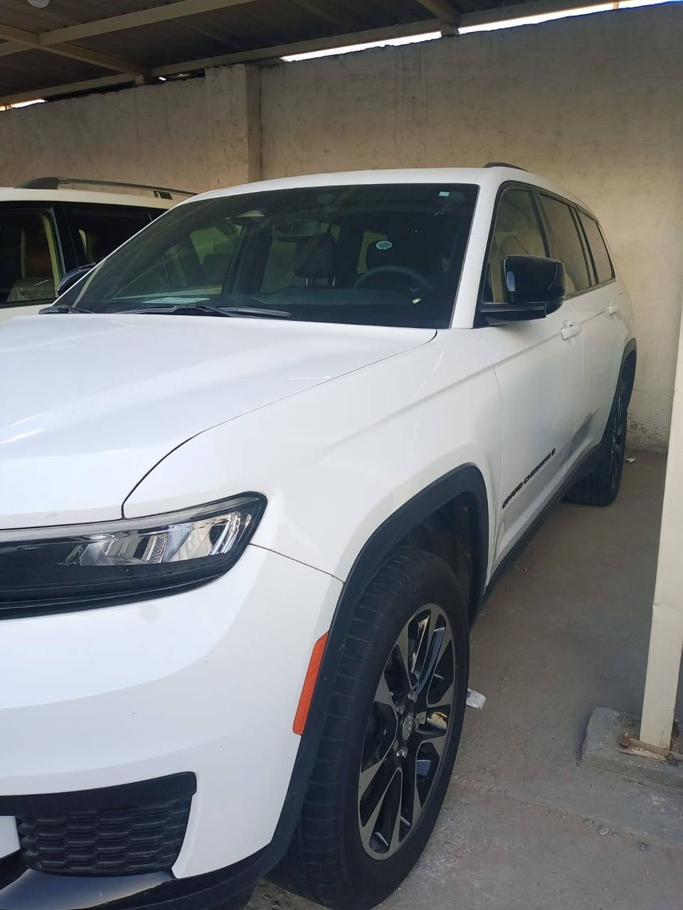 جيب 7راكب بدون حادث سرقه وشادله كت كامل اصلي ماشيه 9الالف فول مواصفات كشن منفصل بغداد جديده 
السعر:280ورقه
الرقم:***********
