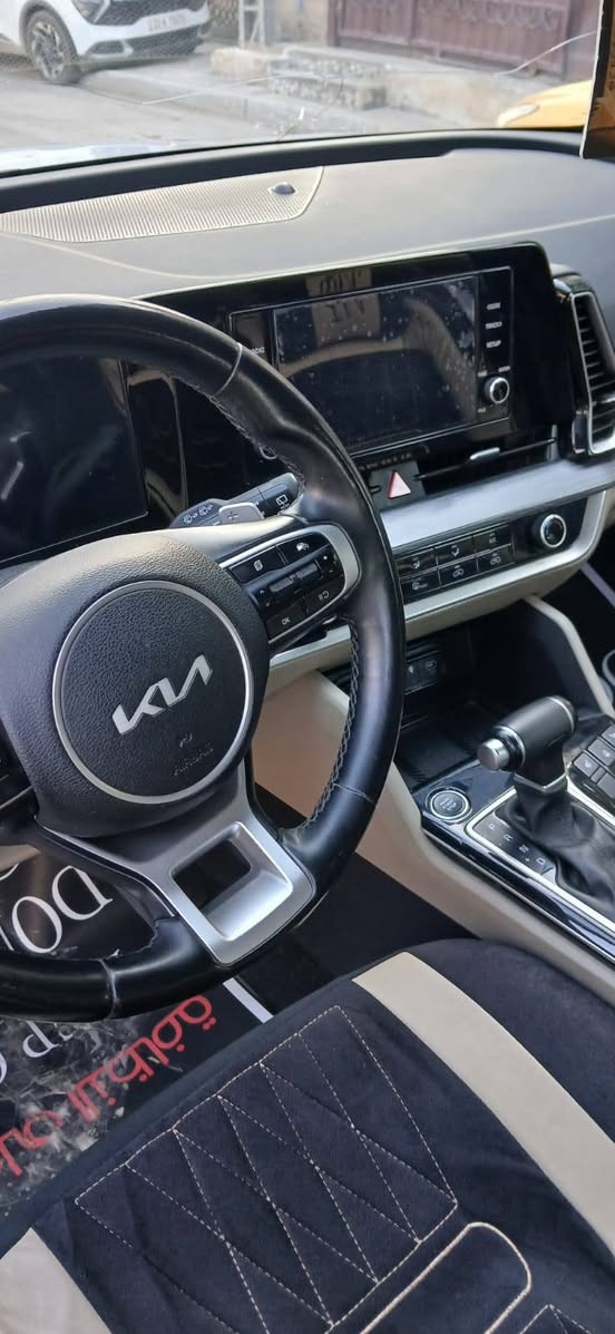 السلام عليكم للبيع كيا سبورتج ٢٠٢٣ وراد خليجي رقم بغداد السياره مكفوله كفاله عامه من البارد ولتبديل ولصبغ سياره جديده ماشيه٢٩الف كير مكينه تبريد كله مكفوله السياره فول موصفات عده البنوراما السعر ٢١٥ وبيه مجال للستفسار***********بغداد الطالبيه بغداد, العراق
