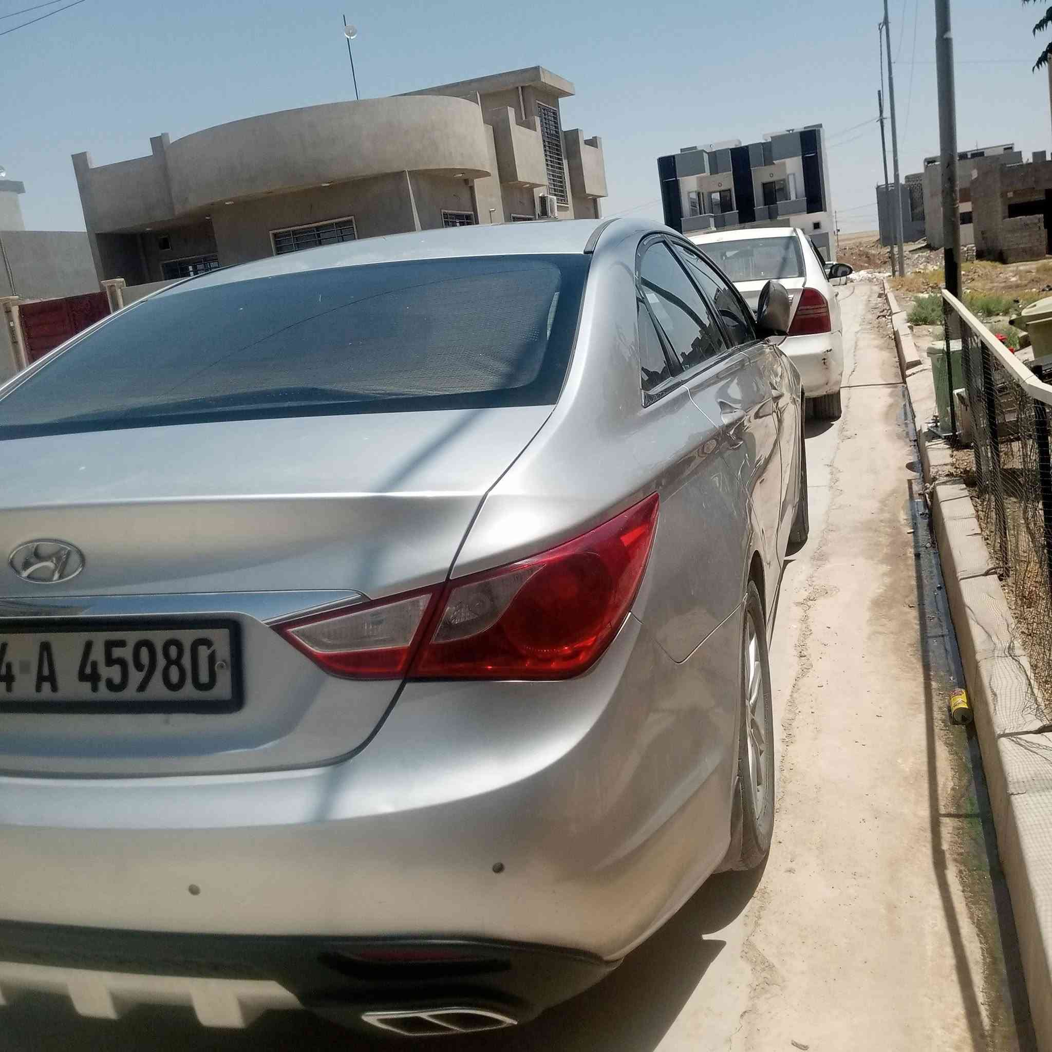 سوناتا مضلع موديل 10 وارد كوري قطعتين صبغ باب خلف السائق والجاملغ الأمامي بدون دواخل المحرك 4سلندر المحرك اثر نفخ بدون تنقيص مراوس يرهم ***********
