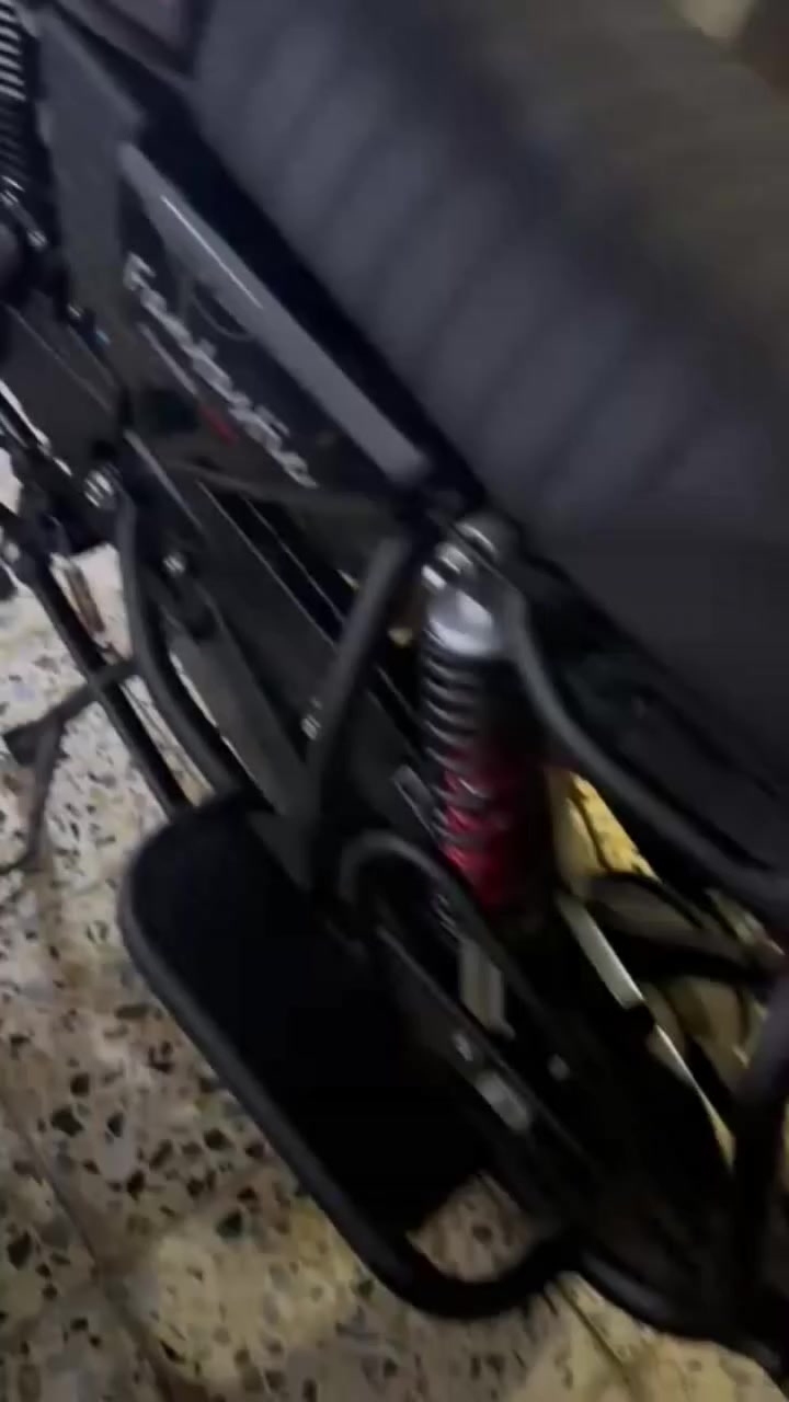 سلام عليكم دراجه دايوان موديل 2026ماشيه 270الف ماصار اسبوعين من نزلتها رايده 1600مكاني بغداد الأمين الثانيه رقم ***********
